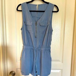 Romper with pockets! Great for nursing too 😅